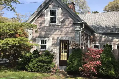 Image de Beautiful Historical Home, close to beach & bike path, pet friendly