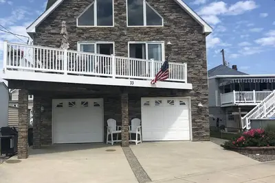 Image de West Wildwood Bay View Chalet with Bikes