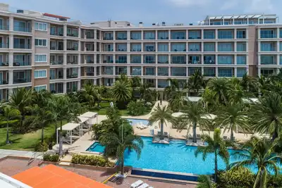 Image de Luxury 2 Bdr, 2. 5 bath ground floor Levent condo on Eagle Beach
