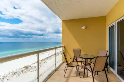 Image de Beachfront Condo in Pensacola Beach – Perfect for a Family Getaway!