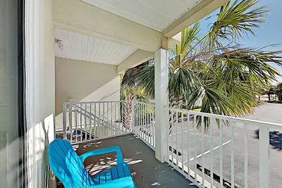 Image de Navarre Beach Condo | Easy Access to Beach and Community Pool!