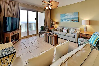 Image de Windemere #902 | Beachfront + Pool Access