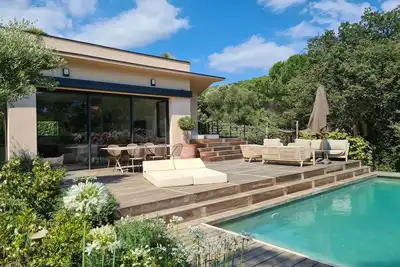 Image de Gigaro - Villa neuve avec piscine chauffée