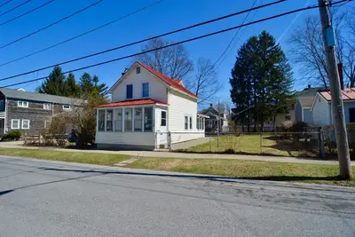 Image de Private Home! Walking distance to Downtown!