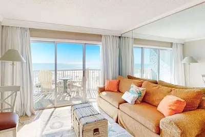 Image de Attractive & Convenient Oceanfront Studio w/Shared Pool/Gym/Free WiFi/Ac/Balcony
