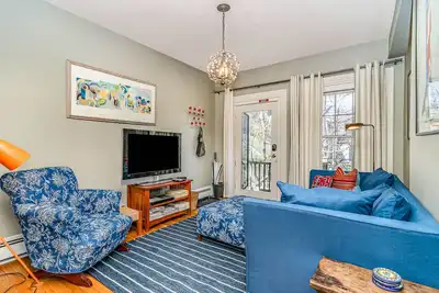Image de Beautifully renovated apartment in the trees