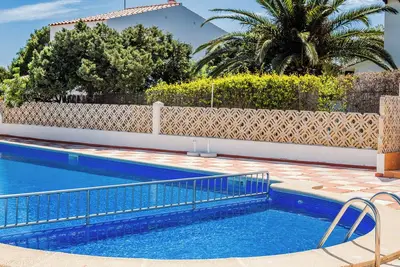 Image de Appartement de vacances \"Bonito apto en Calan Bosch A9\" avec Balcon, Piscine & connexion Wi-Fi