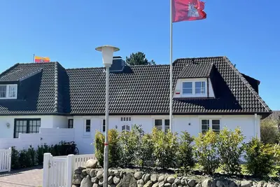 Image de Doppelhaushälfte mit Großem, Sonnigem Garten im Nördlichen Westerland