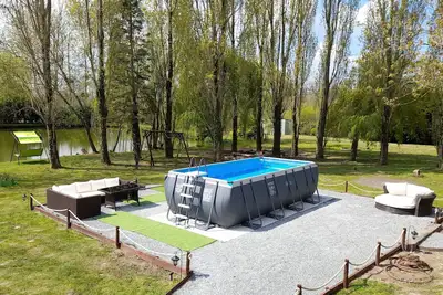 Image de 2/3 person studio gite overlooking lake