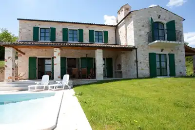 Image de Spacious villa with 10x5m pool, aircon. Rural retreat, stunning views.