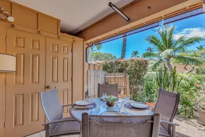 Image de Just steps to the ocean.