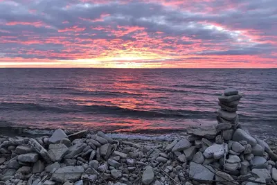 Image de Beautiful Sunsets on the Bay! Waterfront, large yard, updated home.