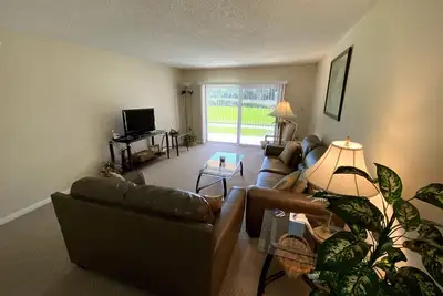 Image de ~Pier Pressure~ 2/2 Ground Floor Condo Near Pier with Ocean Access