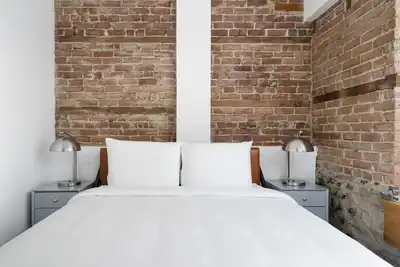 Image de Sonder Gare Saint Denis | Lofted Two-Bedroom Apartment