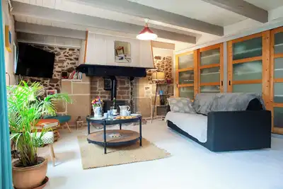 Image de 2\/4p Gîte en pierre Atypique classé, proche Îles de Bréhat, Parking, jardin, Wifi