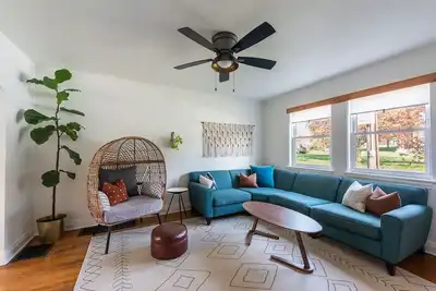 Image de Bright 4br w King Beds - Close to everything Erie!