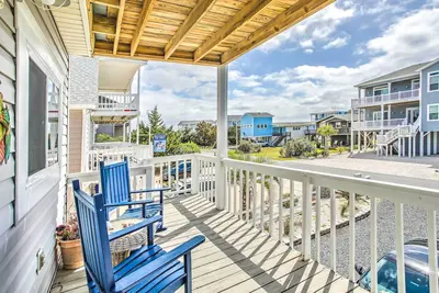 Image de Coastal Oasis w/ Decks: Walk to Holden Beach!