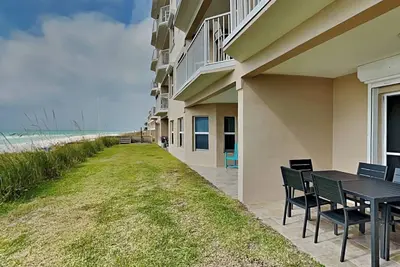 Image de Crystal Dunes #104 | Luxe Gulf Front, Complimentary Beach Service