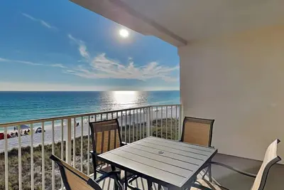 Image de Crystal Dunes #303 | Gulf Front + Amenities