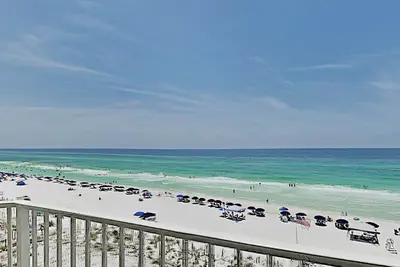 Image de Crystal Dunes #404 | Gulf Front, Complimentary Beach Service
