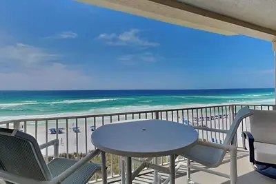 Image de Crystal Dunes #406 | Gulf Front, Complimentary Beach Service