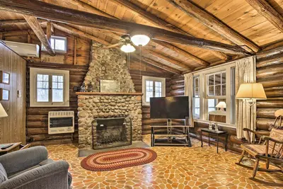 Image de Lakefront 1930’s Log Cabin w/ Dock & Fire Pit!