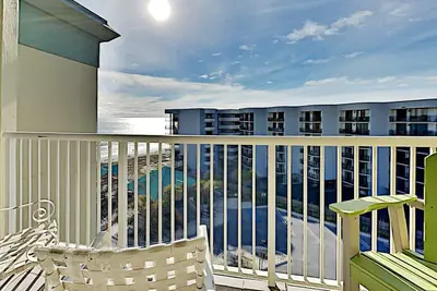 Image de Water's Edge #601 | Pool + Excellent Location!