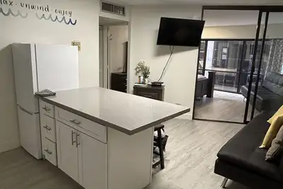 Image de Heart of Downtown 1 bedroom 1 bath condo 1 reserved parking