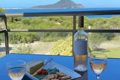 Image de Intrepid 10 - Beachfront, breathtaking views, Wifi, Linen