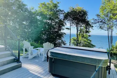 Image de Booking Fall Now! Gorgeous View Home, Beach and Odt + Hot Tub + Dog Friendly