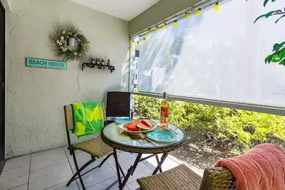 Image de Charming Pineapple Cove Condo: 6-Min Walk to Crescent Beach, Near Dining & Attractions!