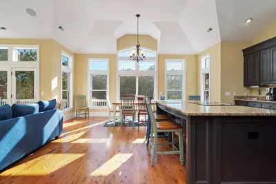 Image de Alta Mira: Porches Galore Among Live Oaks, Only 1/4 Mile From Beach