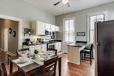 Image de Mins from Downtown & Dining, Dauphin Darling 2