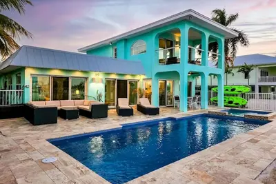 Image de Ocean view home with private pool, hot tub, Cabana club and 40 ft dock for boats