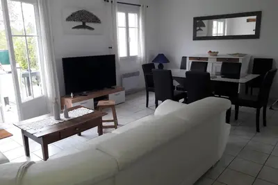 Image de Gîte 4* à 10 min des plages à pied, piscine commune, Wifi, jardin privatif, parc