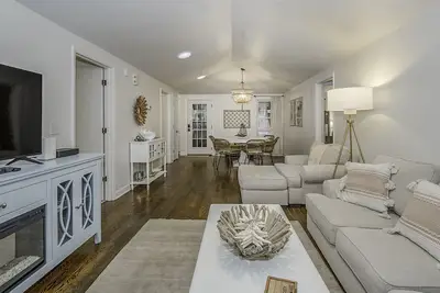 Image de 3 Bd/2 Ba  Pet Friendly Summerwind! Amenity Access included! Close to Beaches, Pools, Dining & Golf!