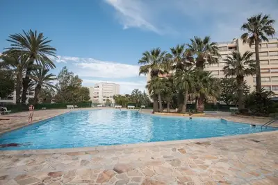 Image de Magnifique appart 3p 82m2, Clim, Wifi, vue mer exceptionnelle (piscine, tennis).
