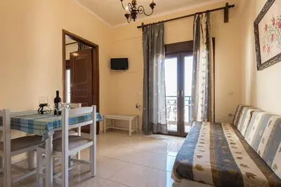 Image de Seaview apartment steps from sandy beach and Chania town center