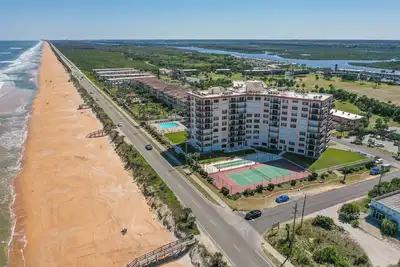 Image de 4 Bedrooms - 3. 5 Baths - Penthouse Endless Ocean Views - Intracoastal Views