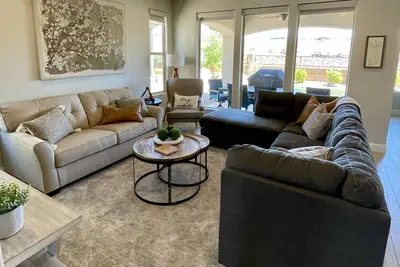 Image de Red Rock Landing- spacious & luxurious 4 bed/4 bath townhouse near Zion w/ View!