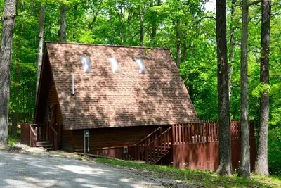 Image de Cedar A Frame Chalet cabine 6 avec Hot Tub sur le lac Patoka So. Indiana