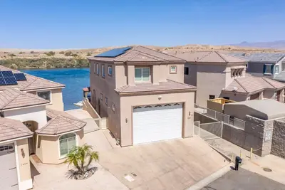 Image de Waterfront Luxury with Private Boat Dock, Elevator, Jaccuzzi