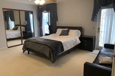 Image de Mountains and City Lights Views