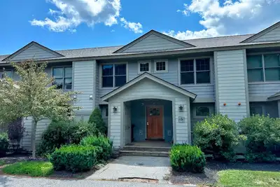 Image de Sh5 Luxurious Stone Hill Townhome w/magnificent ski slopes view, Ac, Hot Tub!