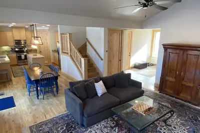 Image de Modern, Spacious, Clean, Close to Downtown and Ski
