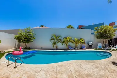 Image de Sleeps 16 @ Palm Beach - 6br Villa w\/ Private Pool