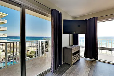 Image de Aqua Villa 401 | 2bd/2ba | Pool, Grills + Near Dining and Fun