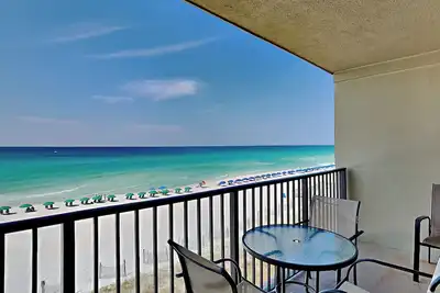 Image de Fort Walton Beachfront Condo | Free Seasonal Beach Service & More!