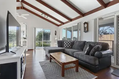Image de Pambula Beach Escape - Spacious house, ocean views and minutes to the beach