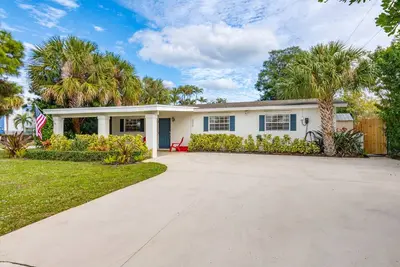 Image de Private Oasis🌴 Heated Pool•Near Beach•Pet Friendly